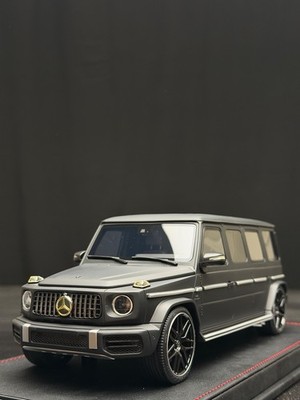 Mercedes-AMG G63 Limousine (schwarz matt) [VIP scale Models] Maßstab 1:18