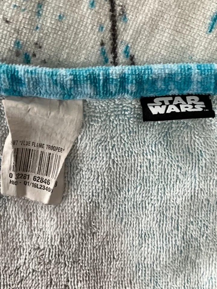 Juego de 2 toallas de playa Star Wars “Blue Flame Trooper” - Estampado Stormtrooper – 2016 Foto 4 de 4