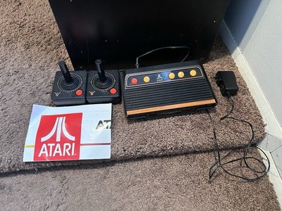 Atari Flashback 8 Gold Console w/ 2 Joysticks Controllers