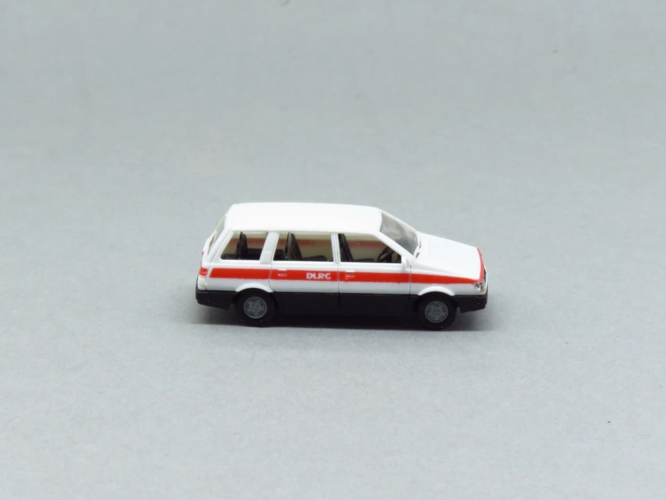 RIETZE MITSUBISHI SPACE WAGON DLRG BLANC - ECHELLE H0 1/87 - Photo 4/4