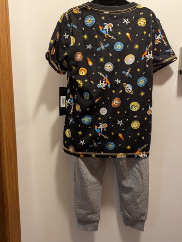 Converse All Star Boys 7 Space Theme Dark Grey 2 PC Set Shirt And Pants NWT - Picture 10 of 12