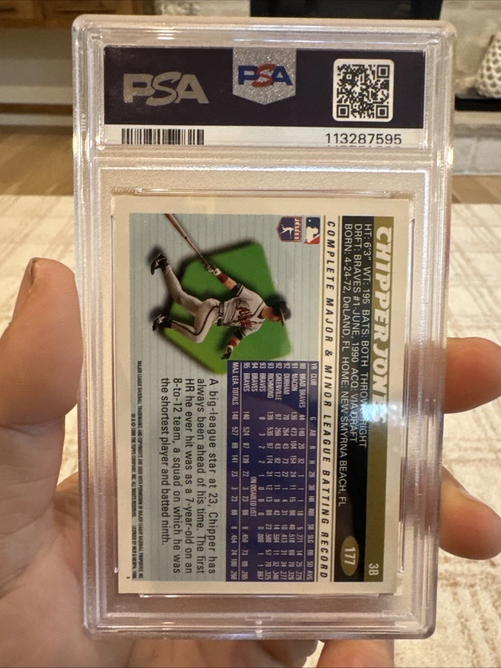 Topps World Champions Braves Rookie Cup 1996 #177 Chipper Jones PSA 9 como nuevo Pop 3 Foto 2 de 3