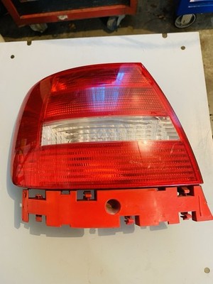Left Rear Light for Audi A4 B5 1994-1997 1998 1999 2000 Saloon Left Red White￼