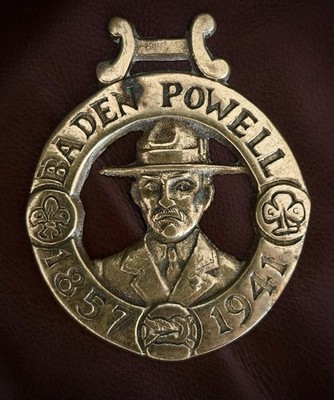 BADEN POWELL seltenes Pferd Messing 1857 - 1941. Pfadfinder / Pfadfinder Metallwaren
