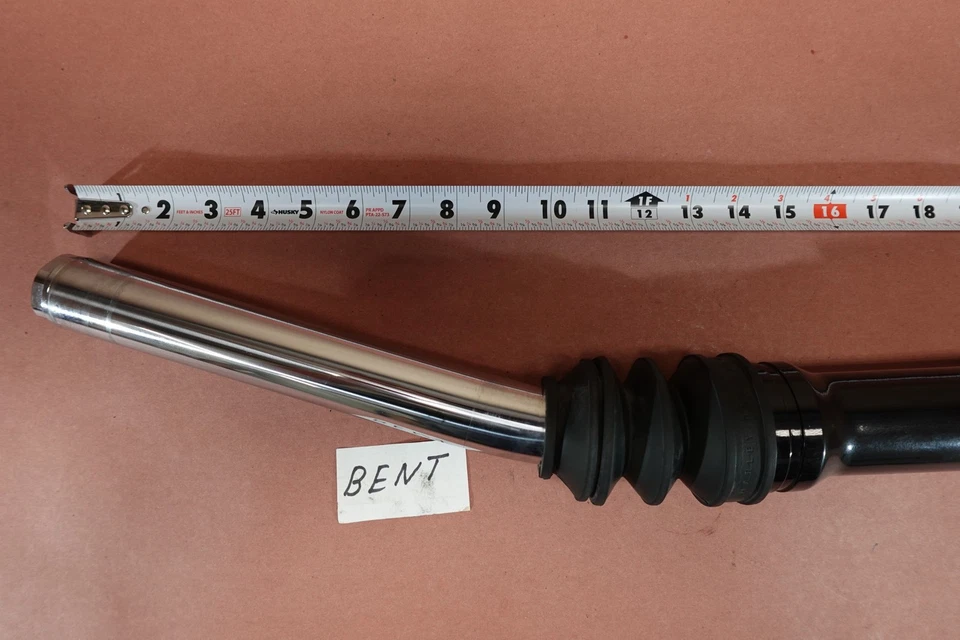 Harley Davidson Iron 883 XL883N 2009-2022 suspensión de horquilla delantera izquierda (doblada) Foto 3 de 4