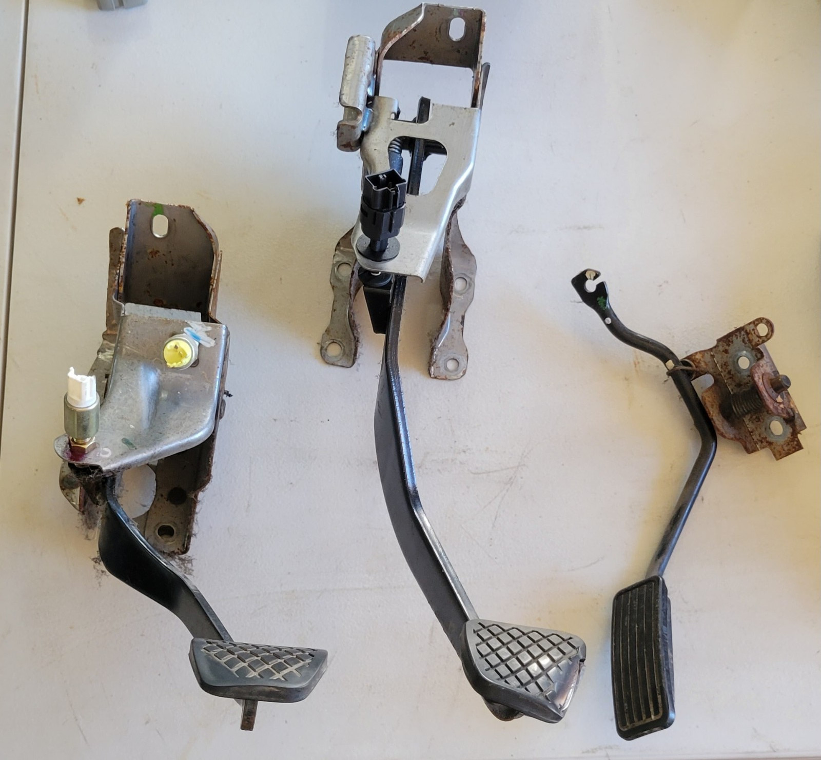 2002-2006 ACURA RSX TYPE S/BASE MANUAL GAS, BRAKE & CLUTCH PEDAL ASSEMBLY SET OE
