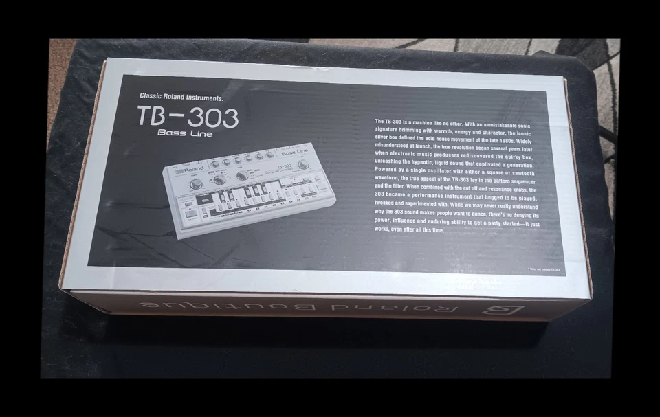 Roland Boutique TB-03 Bass Line Midi USB Synthesizer Step Sequencer - Image 4 of 4