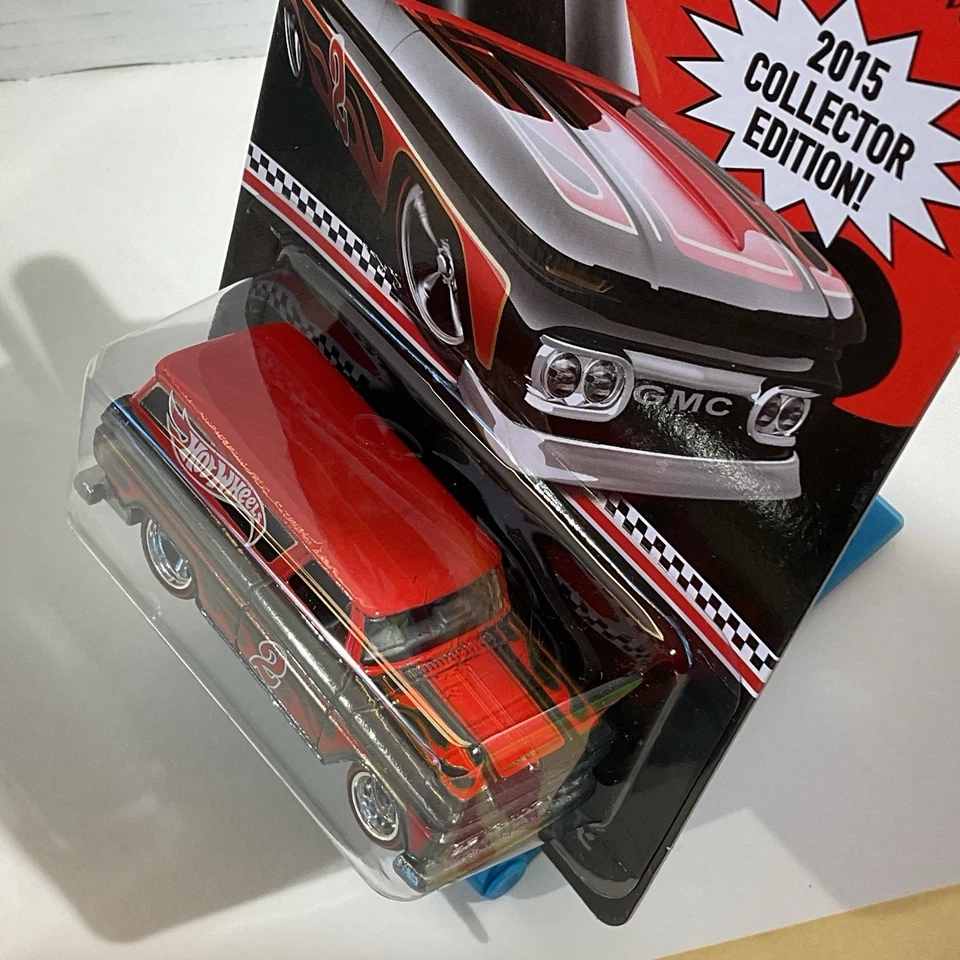 Hot Wheels 2015 64 GMC edición de coleccionista por correo de Target con estuche transparente. Foto 4 de 4