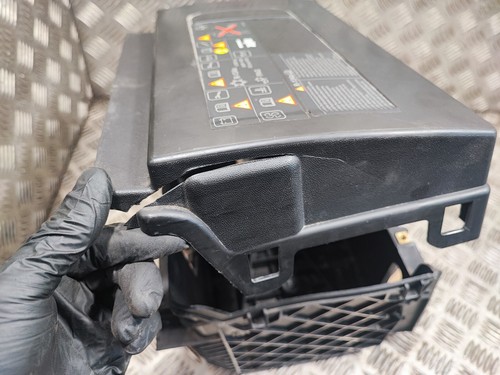 Renault Trafic MK3 2.0 Vivaro B 2015-19 Battery Box 244465684R - Picture 7 of 9