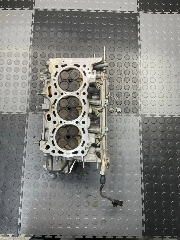 2013-2015 LEXUS GS350 V6 3.5L FRONT RIGHT ALLOY ENGINE CYLINDER HEAD OEM - Image 2 of 3