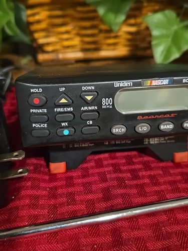 Uniden Bearcat 800 MHz Police Fire EMS Air CB Prywatny skaner Nascar Radio - Zdjęcie 3 z 7