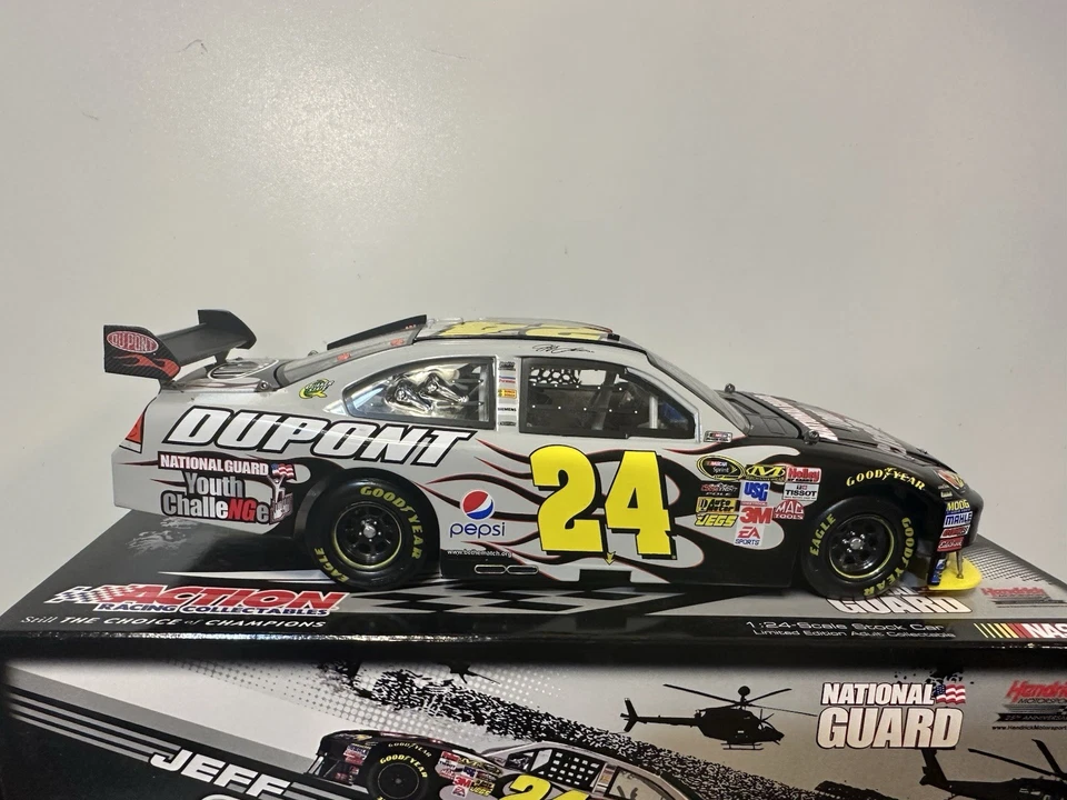 2009 Jeff Gordon #24 National Guard Youth Challenge 1/24 Impala SS Signed - Plus - Image 3 of 4