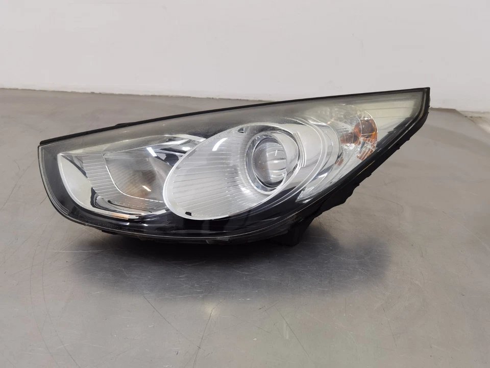 HYUNDAI IX35 MK2 2013 FRONT LEFT HEADLIGHT / HEADLAMP PASSENGER SIDE 921012Y - Image 4 of 4
