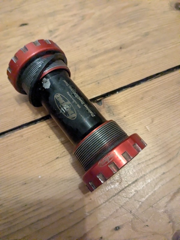Hope Bottom Bracket 24mm Red Compatible with 68/73 BSA Threaded