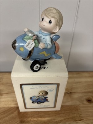 Precious Moments Hold On To Your Dreams Porcelain Figurine NIB 2009