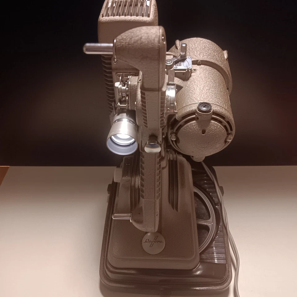 Кинопроектор Revere Model P-90 - Изображение 2 из 4