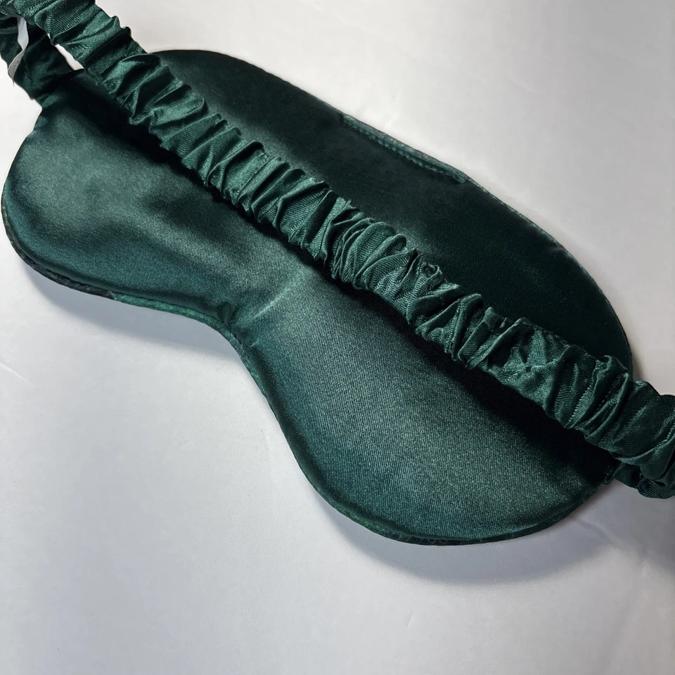 Máscara de ojos dormidos Conair Wicked Elphaba verde satinado que desafía la gravedad viaje Foto 4 de 4