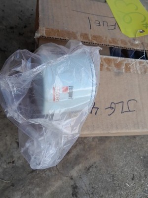 Fleetgaurd Ff5091 Fuel Filter Replaces Wix 33361 Napa 3361 New Old Stock