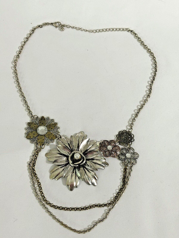 Vintage Necklace Statement Floral bib 16"-20” w/Faux Gems -RETRO CHIQUE!