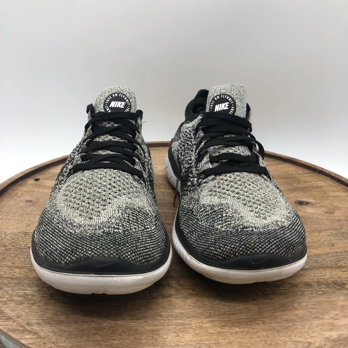 Women's free rn flyknit 2025 2017 black/white volt running shoe