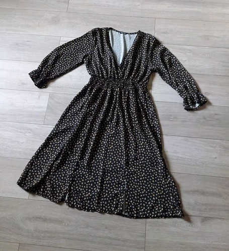 Boohoo Dark Grey Ditsy Floral Flared Dress Long Sleeved Smart Boho Retro UK14 - Picture 3 of 22