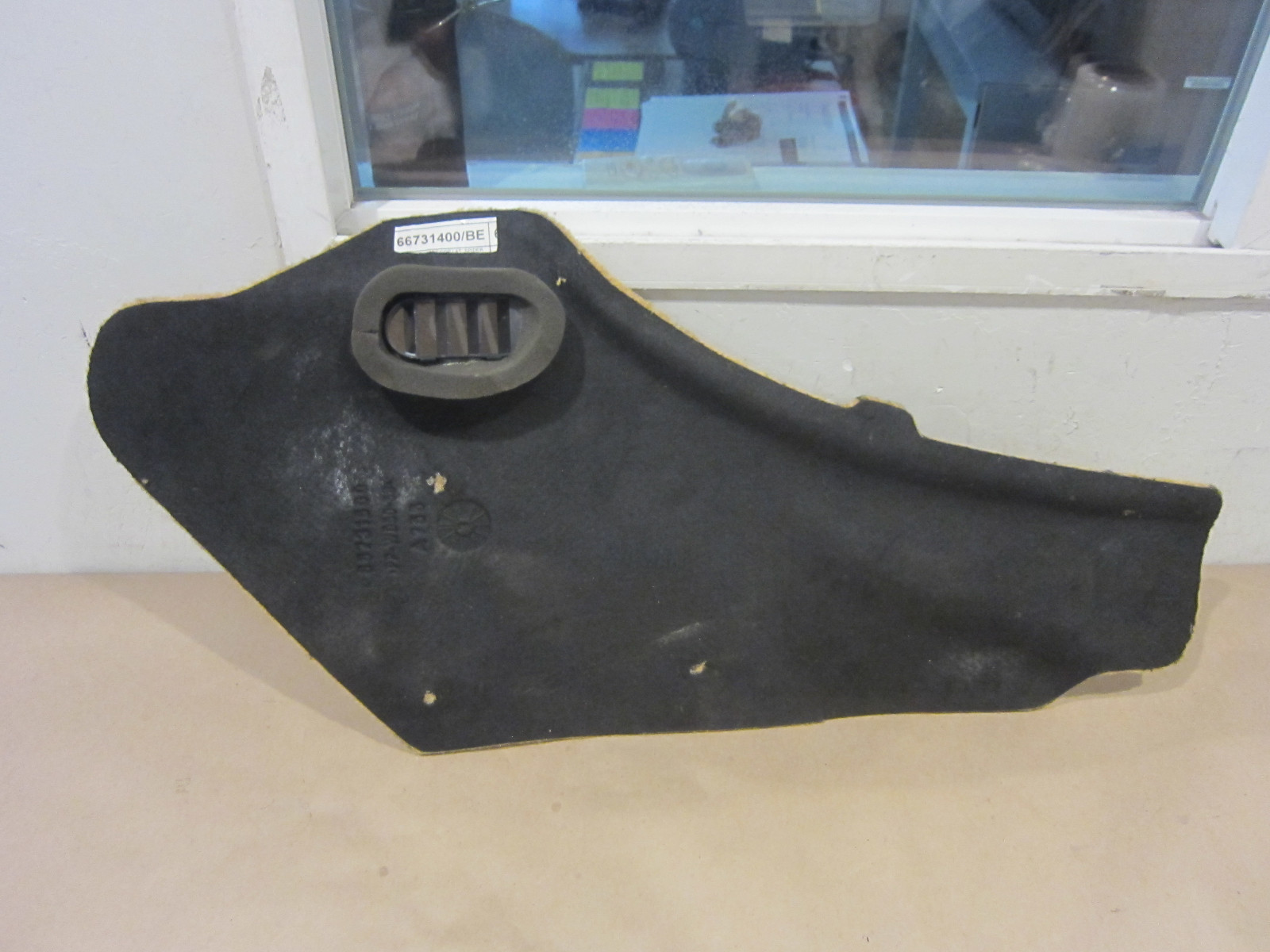 Maserati 4200 Spyder  - RH Tunnel Side Cover (Beige) - P/N 66731400