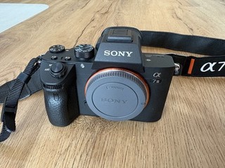 Sony Alpha 7 III Zeiss FE 24 70 mm F4 3000 Shuttercount OVP