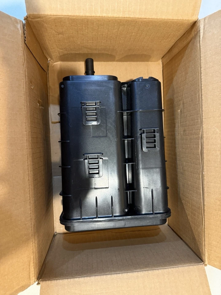 NUEVO Bote de vapor genuino Mopar 04891780AB Jeep Wrangler 3,8 L V6 Foto 3 de 3