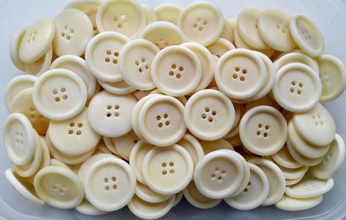 Buttons Large 30mm 48L Natural Cream 4 Hole Coat Clown Jacket Button (W640) - Picture 14 of 24