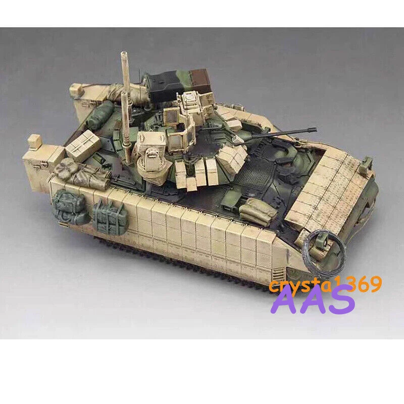 NEW 1/72 U.S. M2A3 Bradley BUSKIII Infantry Fighting Vehicle Plus Carrying Case - Image 2 of 4
