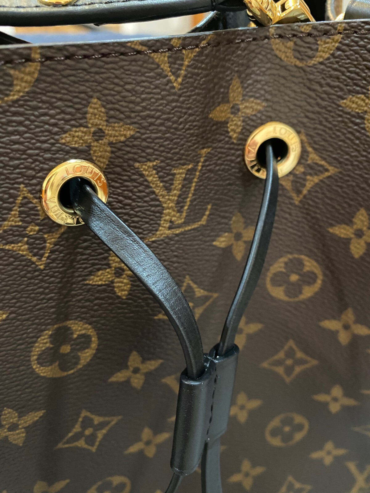 Louis Vuitton NÉONOÉ MM - sold out in stores image 7