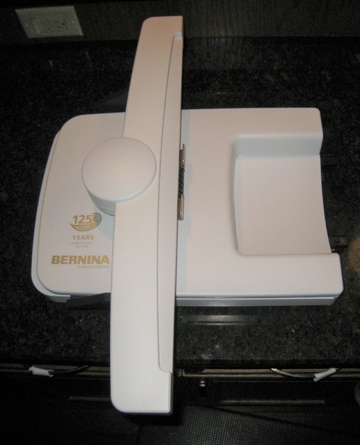 Вышивальная машина bernina b700