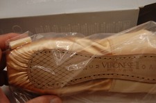 NIB CHACOTT Adult Veronese II Pointe Shoes 22 cm C M Euro not returnable Japan