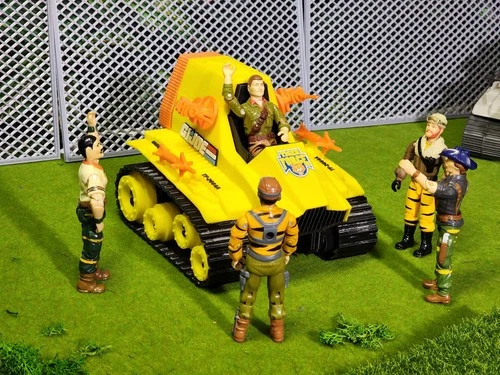 G.I. Joe TIGER FORC Tripple T With LEDs And Moving Threads 3.75" Vintage Scale.