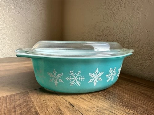 Vintage Pyrex 043 Turquoise Snowflake Oval Casserole Dish with Lid 1 1/2 qt