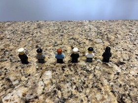 Lego City Police # 7498 Retired Police Station Specialty Pieces & Mini Figs 2011
