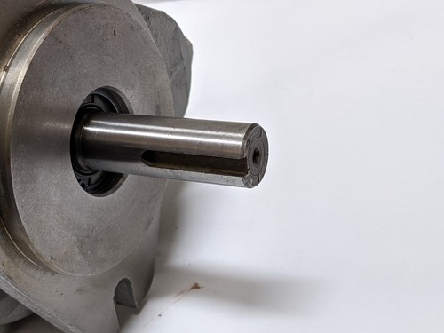 DAIKIN J-V23A4RX-30 Piston Pump Made in Japan (NEW). - Picture 8 of 9