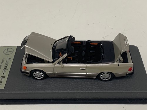 1/43 Minichamps Mercedes E Class W124 1984 to 1995 Silver Leather base A1056 - Picture 3 of 10