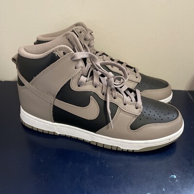 ウィメンズ ダンク ハイ Nike WMNS Dunk High Moon Fossil s-l400.jpg