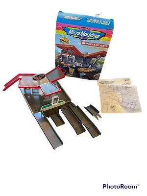 Vintage 1990s Micro Machines Hiways &amp; Byways On-M-T Gas Station Playset Galoob