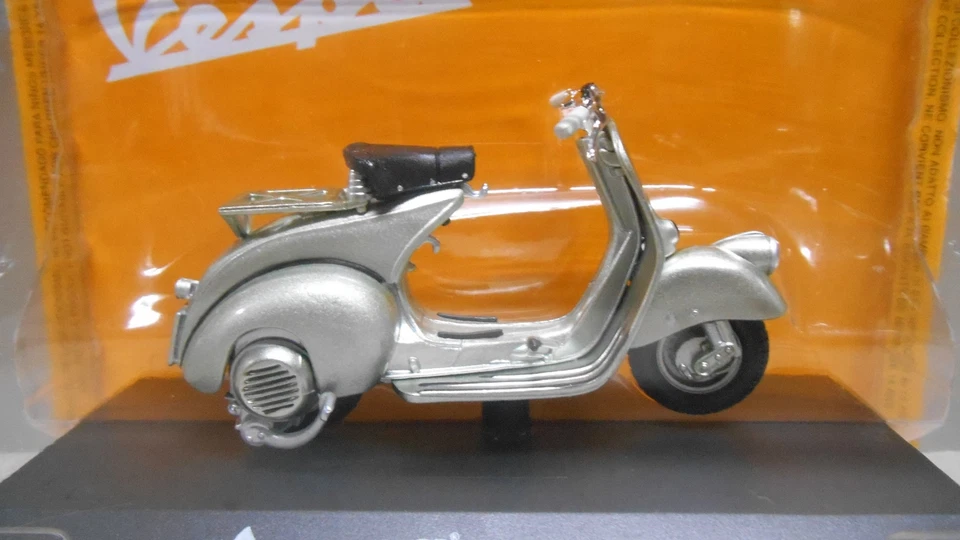 VESPA 1948 125 GREEN MET MOTO/BIKE 1:18 SALVAT MAISTO - Imagen 3 de 4