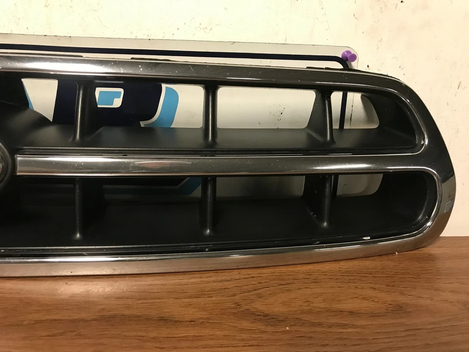 Parrilla Subaru Legacy Outback 2002 #144 *pestaña rota Foto 4 de 4