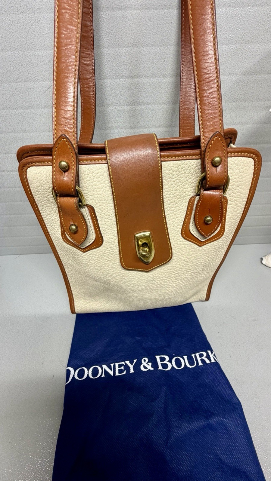 Vintg. “RARE” 80’s Dooney and Bourke Calico Cream AWL Square Shoulder Bag-Cute! image 10