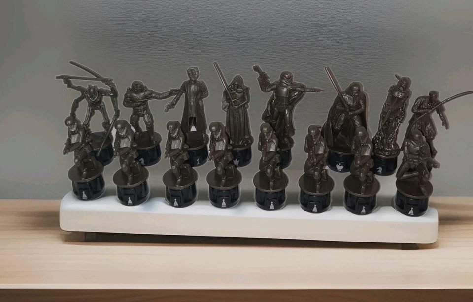 2014 Star Wars Chess Game Pieces Complete Set of 32 Pieces Figures ONLY- Hasbro - Image 3 of 4