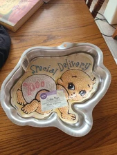 Wilton Vintage Special Delivery Cake Pan 2000 w Instructions