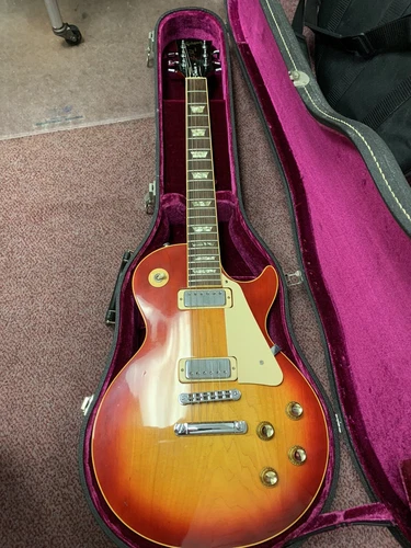 Gibson 1976 Les Paul Deluxe Cherry Sunburst