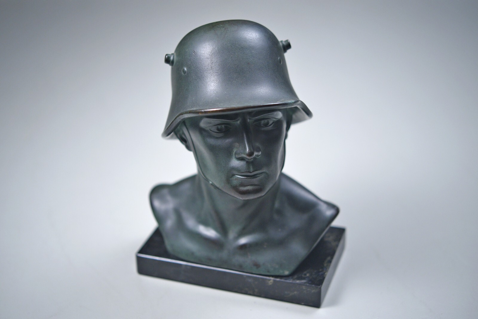 WWI GERMAN HEROIC BRONZE MARBLE BASE BUST SCULPTURE BY OTTO SCHMIDT-HOFER