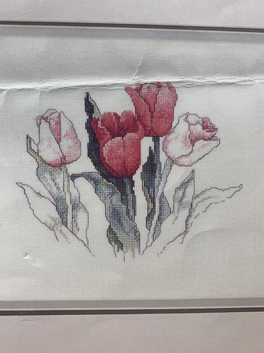 Lot Of 5 Counted Cross Stitch Patterns By Green Apple Co. Daffodil, Tulips,Iris - Picture 7 of 13