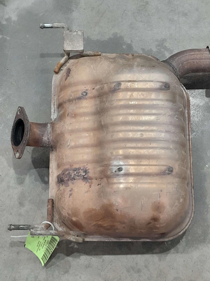 Silenciador de escape traseiro 2011 - 2014 Kia Sedona fabricante de equipamento original 287204D200 - Imagem 3 de 4