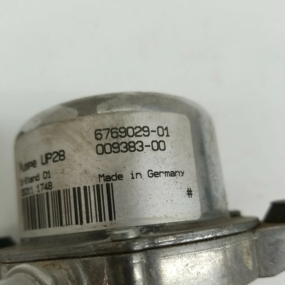 2006 - 2010 Bmw M5 E60 E63 E64 Vacuum Pump 6769029 Oem 06 07 08 09 10 - Image 4 of 4